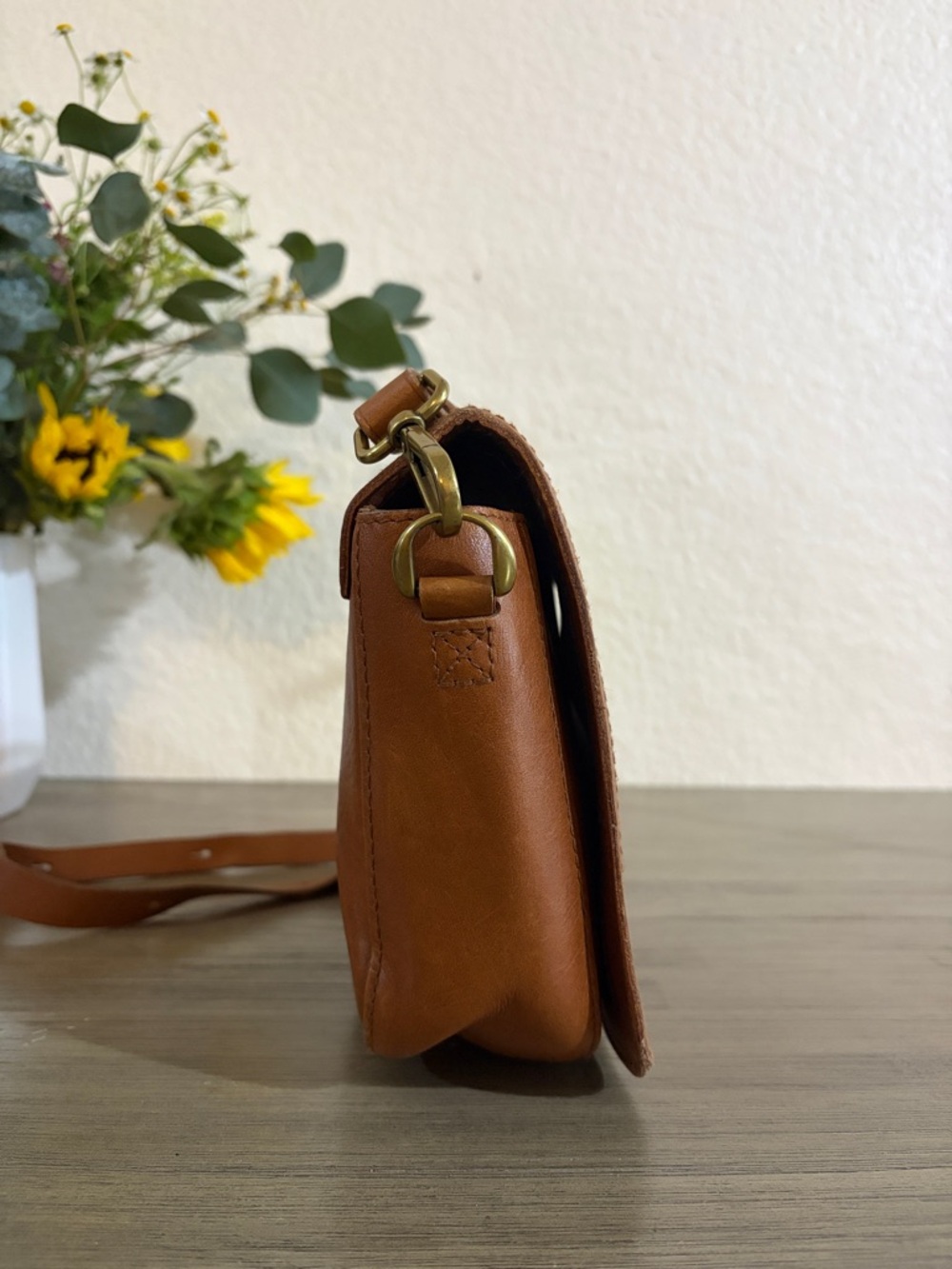 Madewell Classic Brown Magnetic Clasp Leather Flap Shoulder Crossbody Bag - Picture 3 of 10